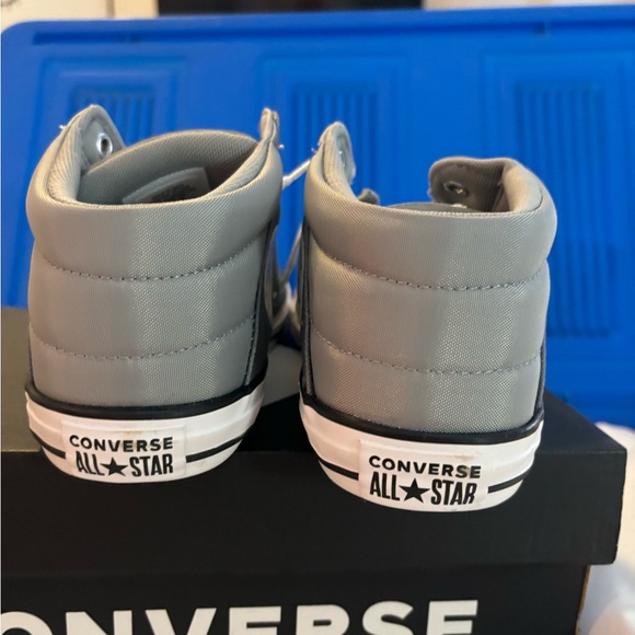 Converse - Picture 3 of 9